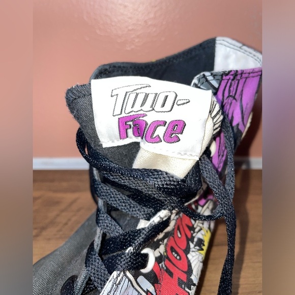 RARE Converse x DC Comics Two Face High Tops - Men’s 11 / Women’s 13 - Picture 9 of 16